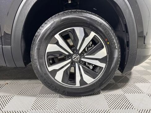 Used 2024 Volkswagen Atlas Cross Sport SE image 11