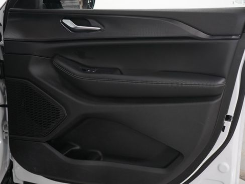 Used 2023 Jeep Grand Cherokee L Laredo image 11