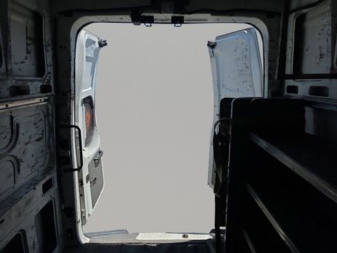 Used 2018 Nissan NV 2500 S RWD image 15
