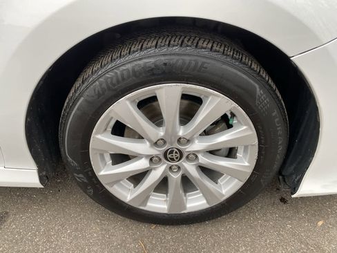 Used 2020 Toyota Camry LE image 19