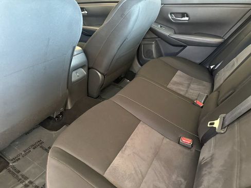 Used 2025 Nissan Sentra SR FWD image 11
