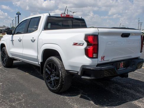 Used 2024 Chevrolet Colorado Z71 w/ Z71 Convenience Package 2 image 5