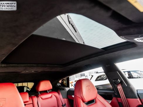 Used 2020 Lamborghini Urus AWD/4WD image 32