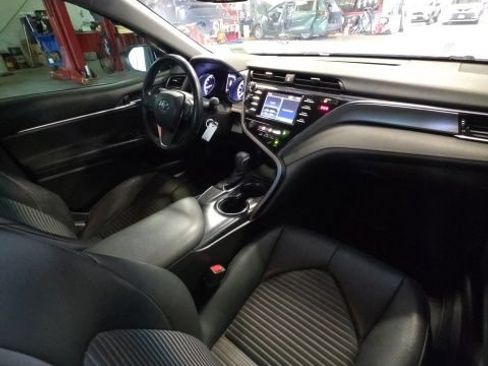 Used 2019 Toyota Camry SE FWD image 20