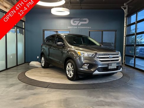 Used 2017 Ford Escape SE AWD/4WD image 1