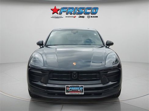Used 2024 Porsche Macan image 2