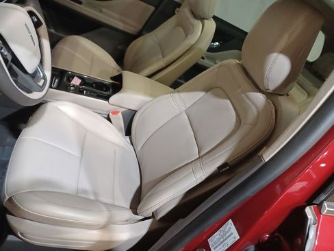 Used 2024 Lincoln Corsair AWD w/ Equipment Group 101A image 13