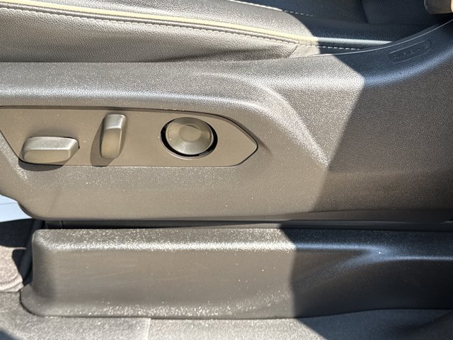 Used 2022 GMC Yukon SLT w/ SLT Premium Package AWD/4WD image 19