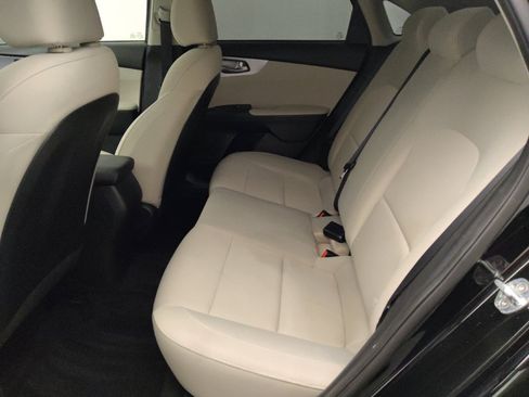 Used 2022 Kia Forte LXS FWD image 18
