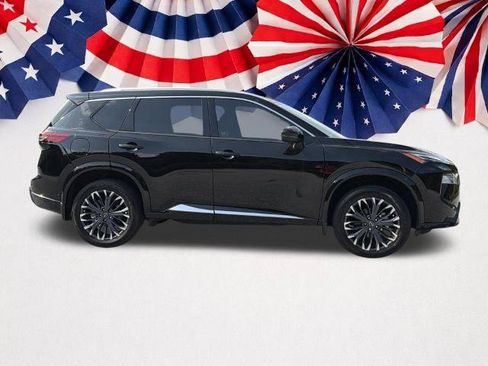 Certified 2025 Nissan Rogue Platinum w/ Platinum Premium Package FWD image 30