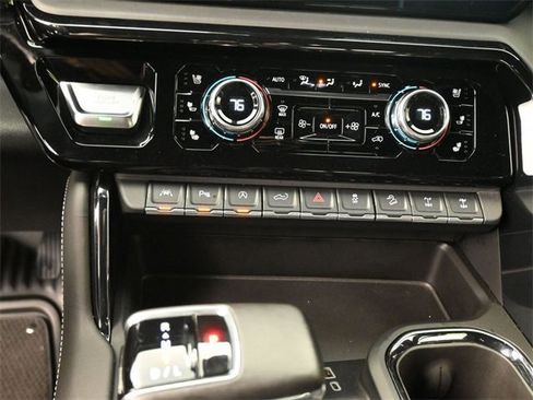 Used 2023 GMC Sierra 1500 AT4X image 31