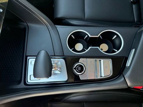 Used 2025 Genesis G70 2.5T image 22