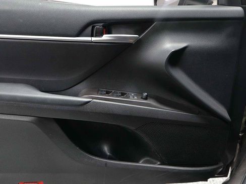 Used 2024 Toyota Camry SE image 6