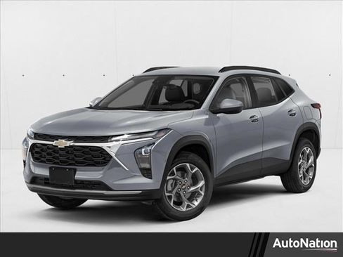 Used 2025 Chevrolet Trax LT image 1