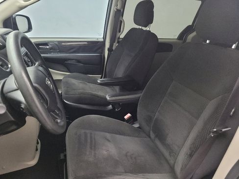 Used 2019 Dodge Grand Caravan SE image 17