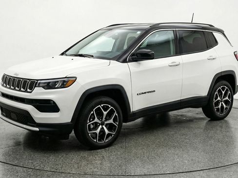 Used 2025 Jeep Compass Limited image 3