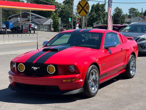 Used 2006 Ford Mustang GT Premium RWD image 2
