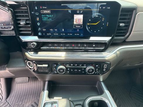 Used 2024 Chevrolet Silverado 1500 LTZ AWD/4WD image 29