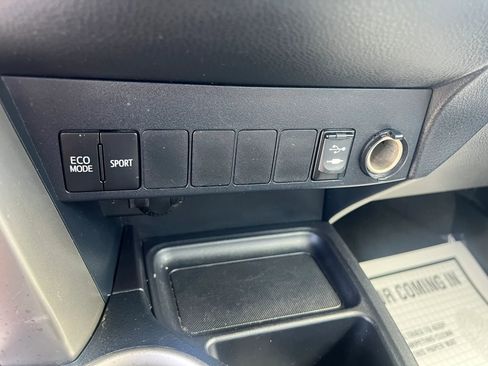 Used 2015 Toyota RAV4 XLE image 15