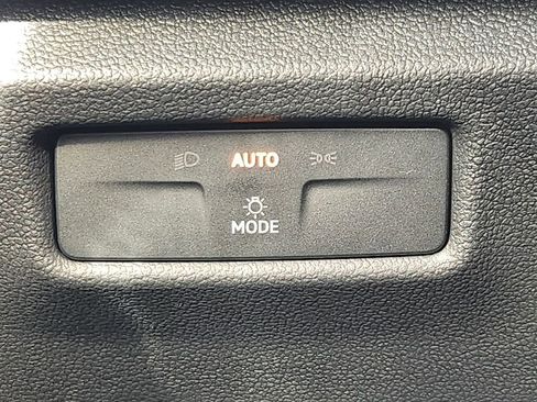 New 2026 Volkswagen Tiguan SE AWD/4WD image 12