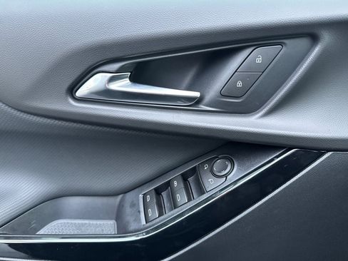 New 2026 Chevrolet Equinox LT image 9