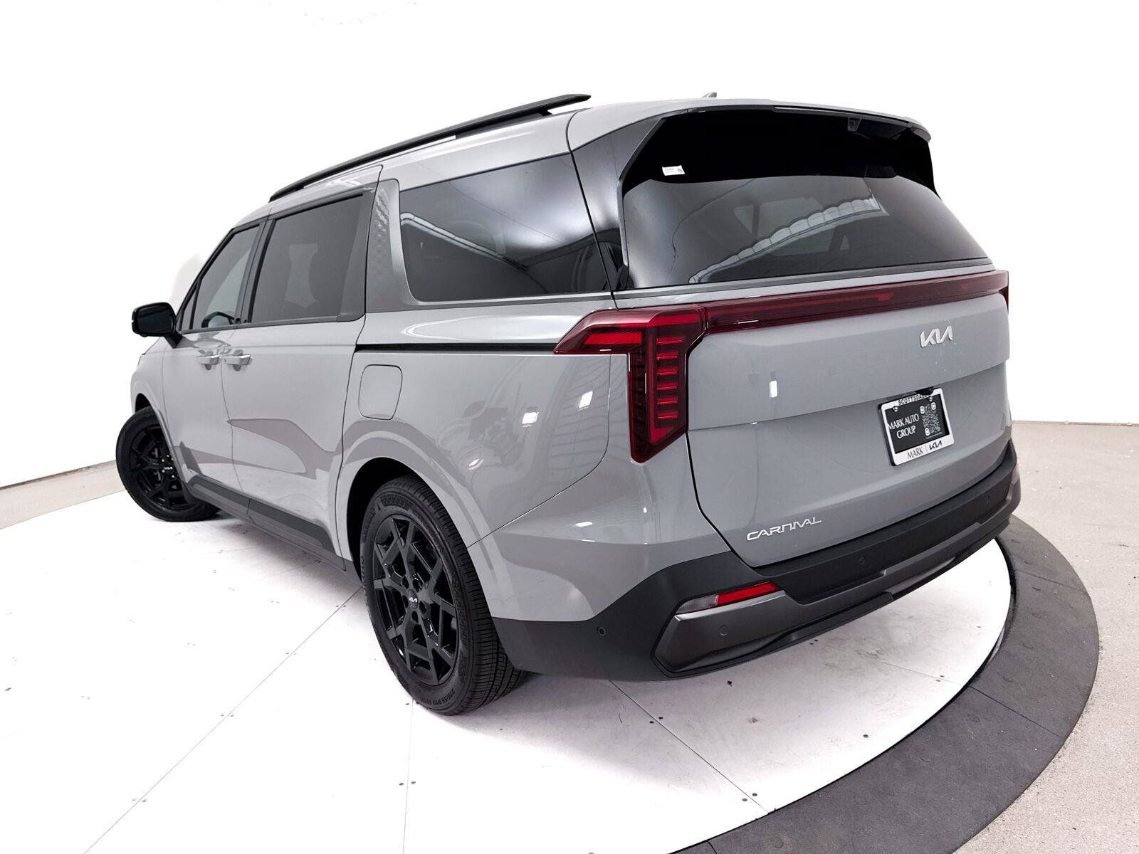 Certified 2025 Kia Carnival SX Prestige FWD image 9