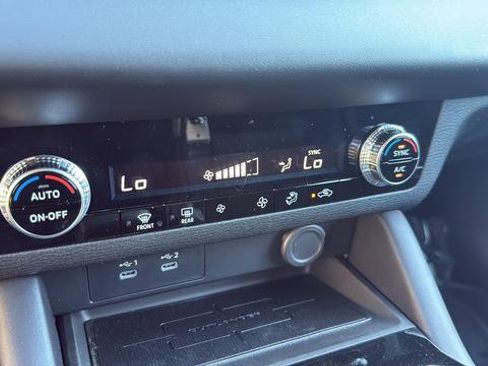 New 2026 Mitsubishi Outlander ES image 18