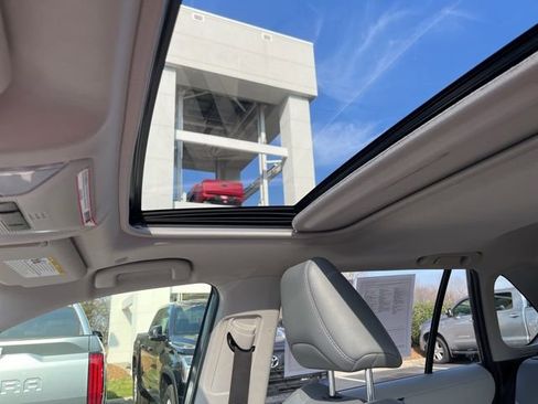 Used 2023 Toyota RAV4 XLE Premium image 28