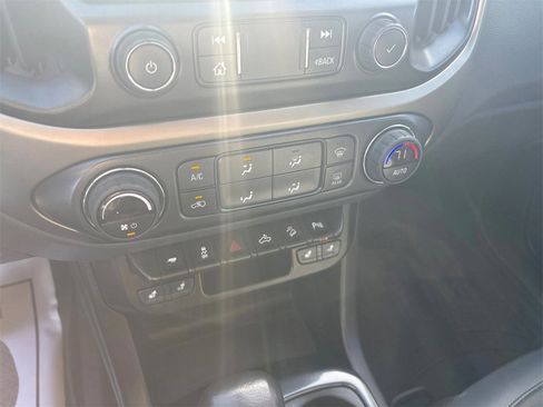 Used 2022 Chevrolet Colorado Z71 image 25