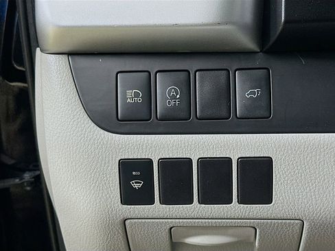 Used 2017 Toyota Highlander XLE image 12