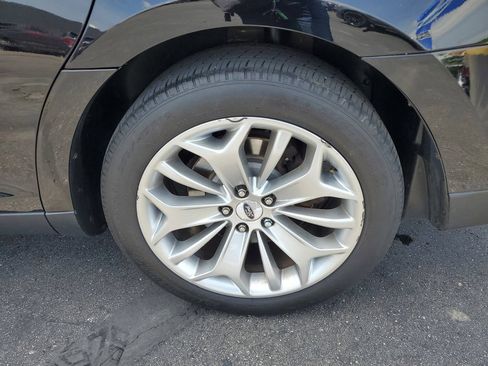 Used 2016 Ford Taurus Limited w/ Equipment Group 301A FWD image 32