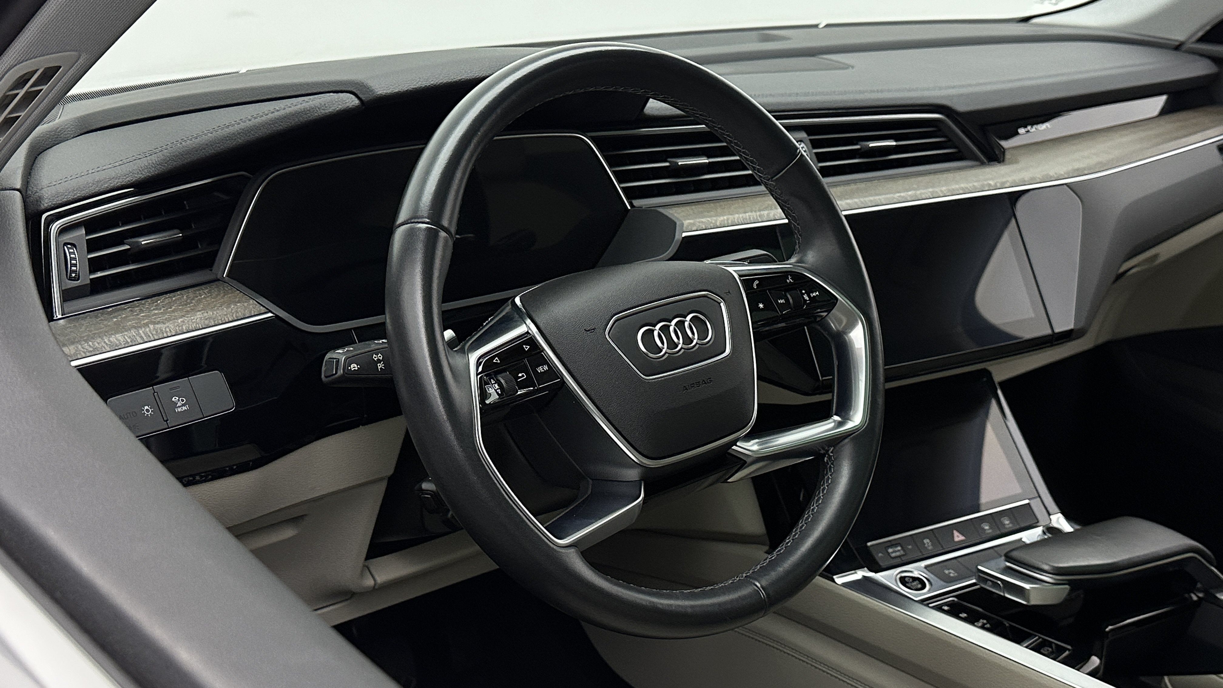 Used 2021 Audi e-tron Premium AWD/4WD image 11
