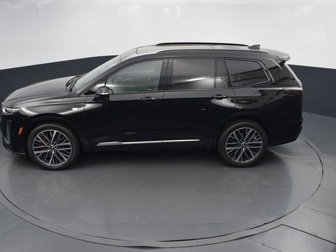 Used 2023 Cadillac XT6 Sport w/ Technology Package image 42