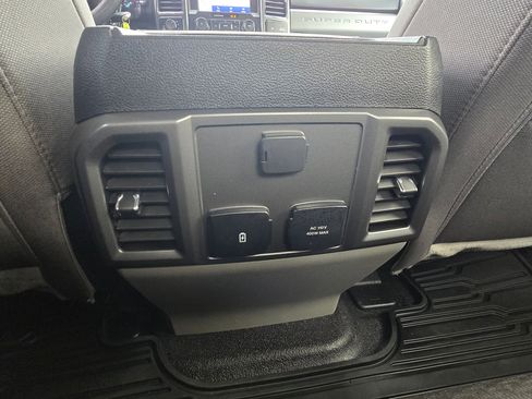 Used 2020 Ford F250 XLT w/ XLT Value Package image 28