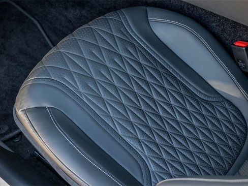 Used 2024 Aston Martin DB12 Coupe image 29