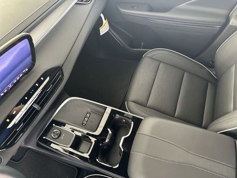 New 2025 Buick Enclave Sport Touring w/ Power Package image 25