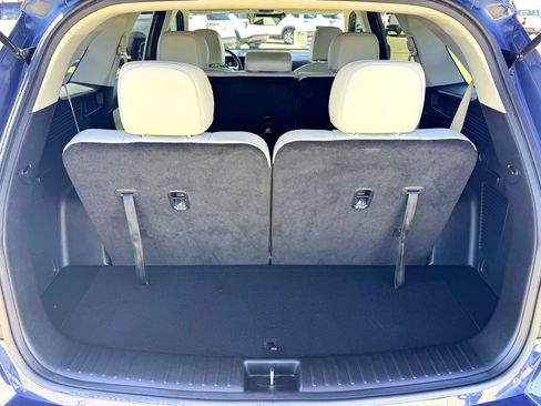 Used 2025 Kia Sorento S image 8