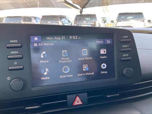 Used 2025 Hyundai Elantra Sport FWD image 31