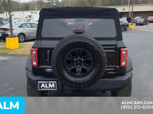 Used 2023 Ford Bronco Wildtrak image 7