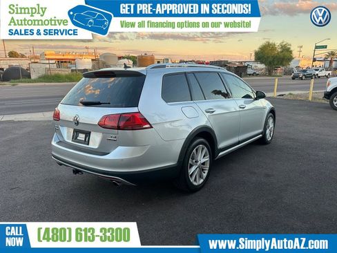 Used 2017 Volkswagen Golf Alltrack SE image 9