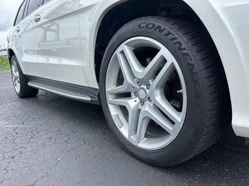 Used 2014 Mercedes-Benz GL 550 4MATIC image 11