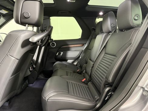 Used 2026 Land Rover Discovery S AWD/4WD image 14