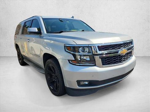 Used 2020 Chevrolet Suburban LT RWD image 3