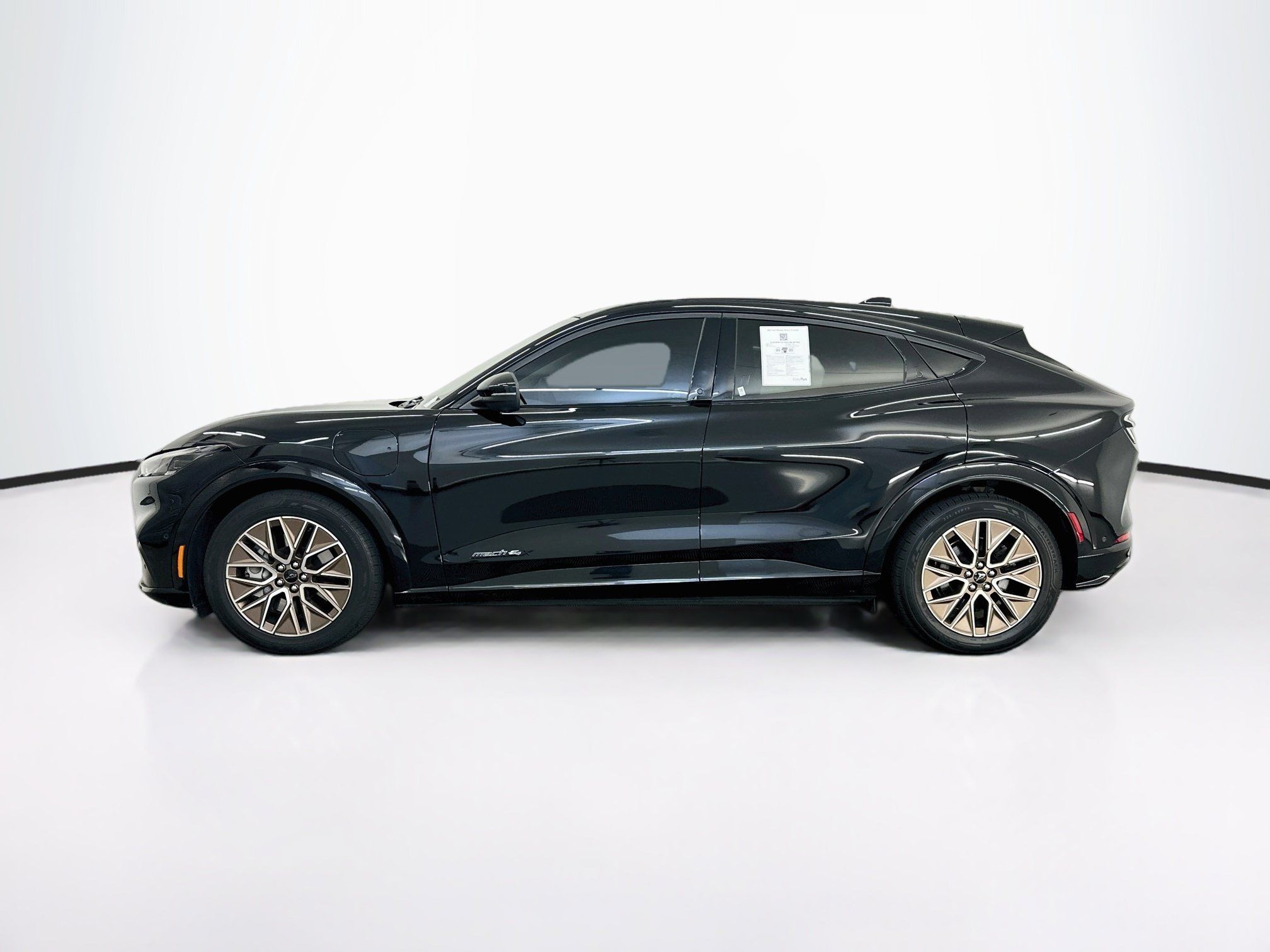 Used 2024 Ford Mustang Mach-E Premium AWD/4WD image 4