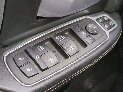 Used 2024 RAM 2500 Big Horn w/ Sport Appearance Package image 23