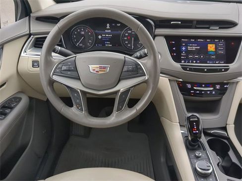 Used 2021 Cadillac XT5 Premium Luxury image 14