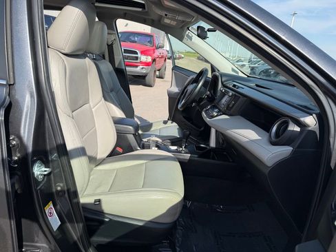 Used 2016 Toyota RAV4 XLE image 16