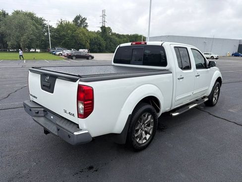 Used 2016 Nissan Frontier SL AWD/4WD image 8