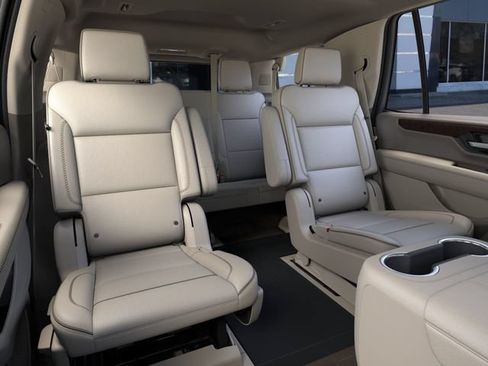 New 2026 GMC Yukon Denali w/ Denali Reserve Package AWD/4WD image 17