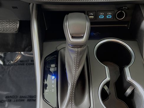 Used 2022 Toyota Highlander LE image 24